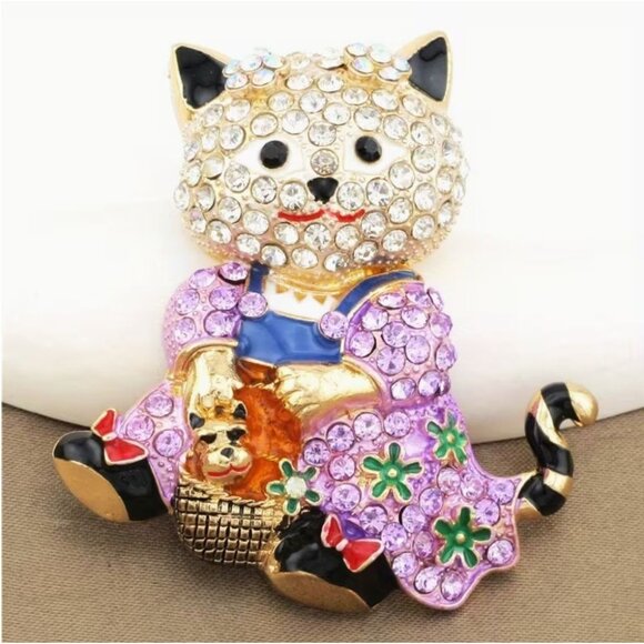 Betsey Johnson Lavender Crystal Cat Brooch Gold Tone - Picture 1 of 2
